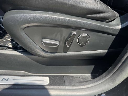 Used 2018 Lincoln MKC Premiere image 16