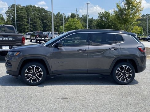 Used 2022 Jeep Compass Limited image 7