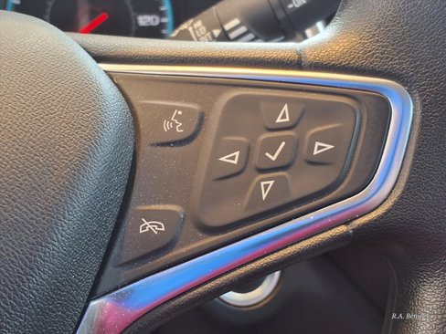 Used 2018 Chevrolet Equinox LT image 39