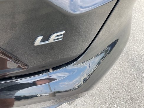 Used 2021 Toyota Corolla LE image 8