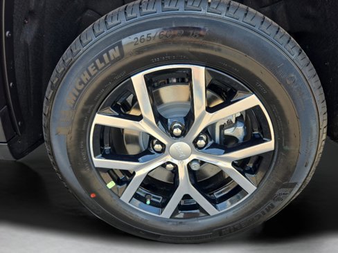 New 2025 Jeep Grand Cherokee L Limited image 30