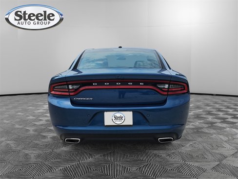 Used 2022 Dodge Charger SXT w/ Leather Interior Group image 4