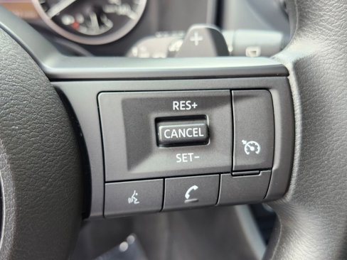 Used 2023 Nissan Rogue S image 26