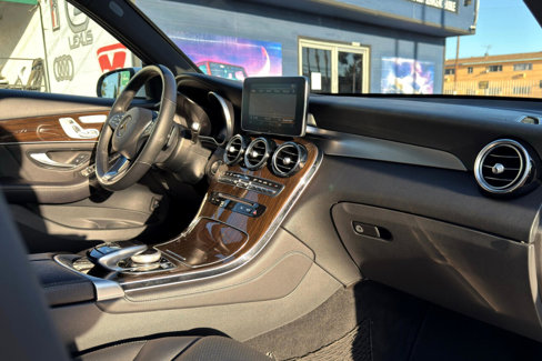 Used 2019 Mercedes-Benz GLC 300 4MATIC image 16