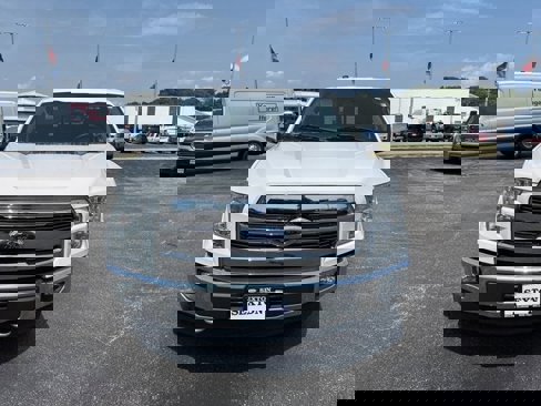 Used 2017 Ford F150 Lariat image 2