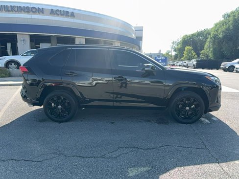 Used 2022 Toyota RAV4 SE w/ Convenience Package image 8