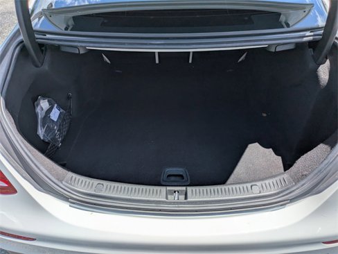 Used 2018 Mercedes-Benz E 400 4MATIC Sedan image 10