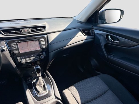 Used 2020 Nissan Rogue SV w/ Sun & Sound Touring Package image 23