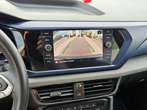 Certified 2022 Volkswagen Taos SE image 16