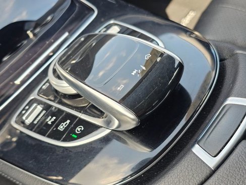 Used 2017 Mercedes-Benz E 300 4MATIC image 36