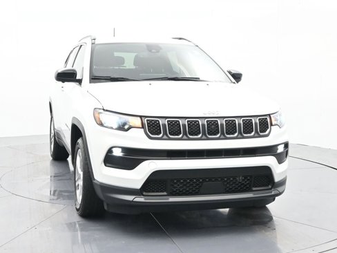 Used 2023 Jeep Compass Latitude w/ Convenience Group image 8