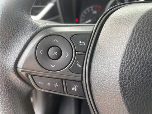 Used 2021 Toyota Corolla LE image 25