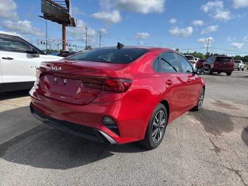 Used 2024 Kia Forte LXS image 7