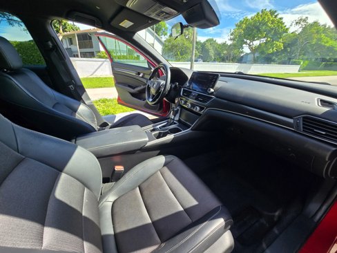 Used 2018 Honda Accord Sport image 28