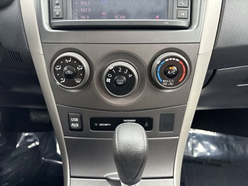 Used 2013 Toyota Corolla S image 18