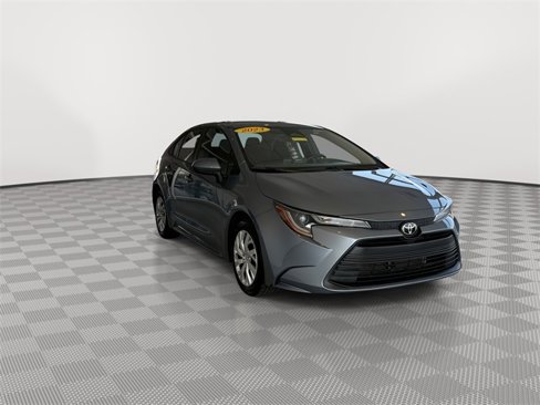 Used 2023 Toyota Corolla LE image 2