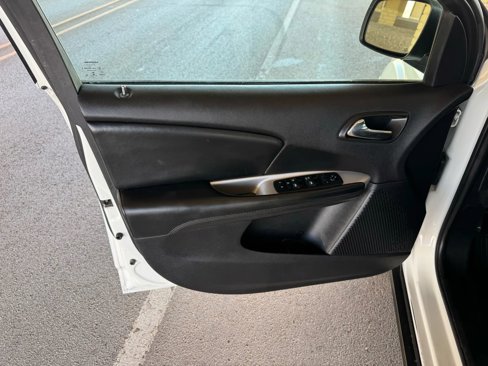 Used 2019 Dodge Journey SE w/ Premium Group image 8