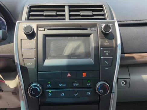 Used 2016 Toyota Camry LE image 11