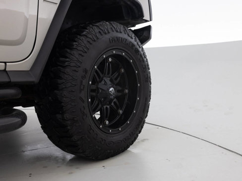 Used 2003 HUMMER H2 w/ Preferred Equipment Group image 18