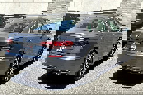 Certified 2021 Volkswagen Passat 2.0T SE w/ Luggage Net & Mats Package image 12