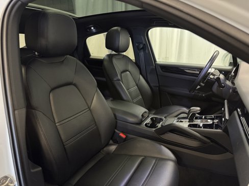 Certified 2022 Porsche Cayenne Coupe image 24
