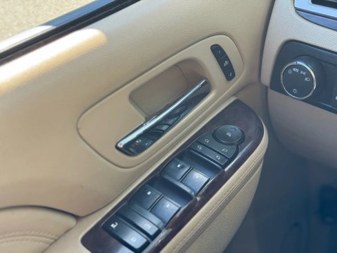 Used 2012 Cadillac Escalade ESV Luxury image 33