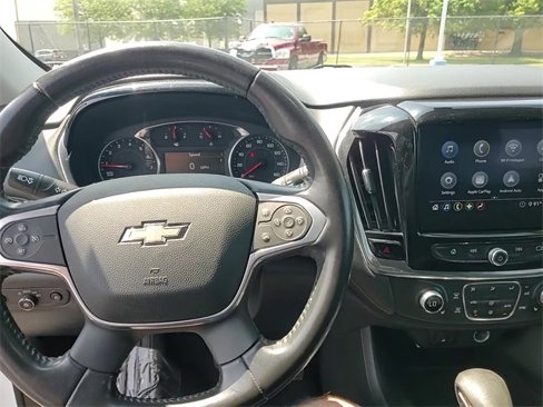 Used 2021 Chevrolet Traverse LT image 25
