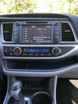 Used 2016 Toyota Highlander LE image 25
