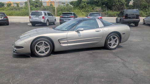 Used 2001 Chevrolet Corvette Coupe w/ Preferred Equipment Group1 image 18