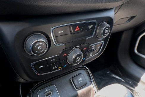 Used 2020 Jeep Compass Limited image 8