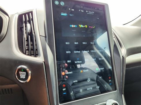 Used 2023 Ford Edge SEL image 26
