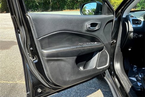 Used 2020 Jeep Compass Latitude image 19