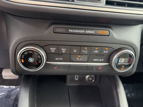 Used 2020 Ford Escape SE image 33
