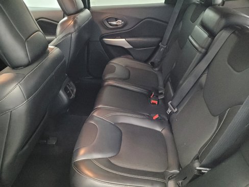 Used 2018 Jeep Cherokee Latitude Plus w/ Cold Weather Group image 18