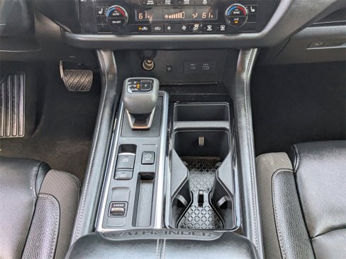 Used 2023 Nissan Pathfinder SL image 19