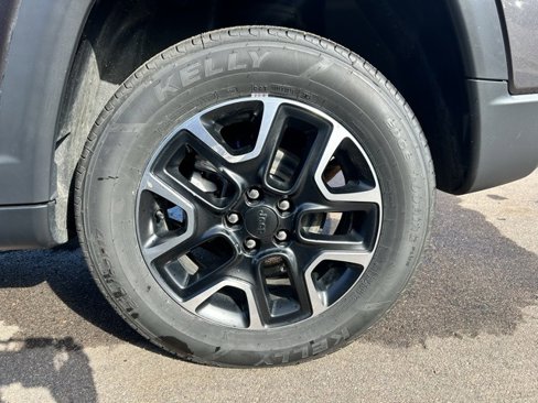 Used 2021 Jeep Compass Trailhawk image 10