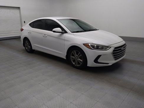 Used 2017 Hyundai Elantra SE image 11