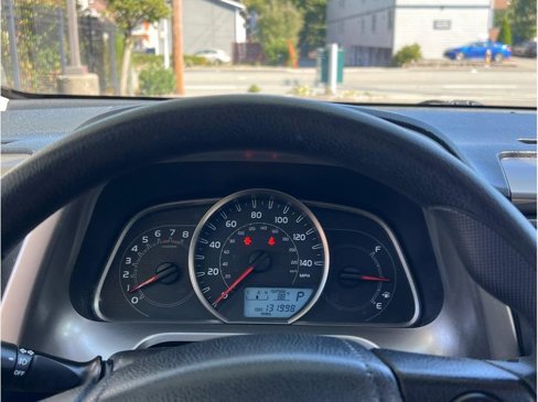 Used 2013 Toyota RAV4 XLE image 7