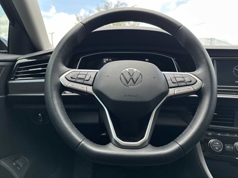 Used 2024 Volkswagen Jetta SE image 20