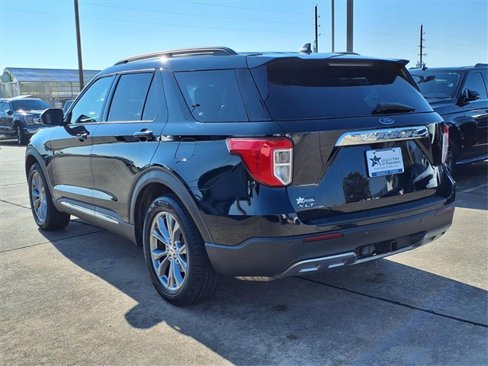 Used 2022 Ford Explorer XLT w/ Equipment Group 202A image 26
