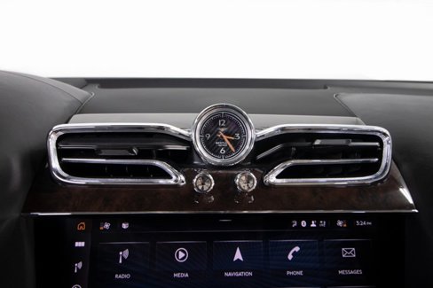 Used 2023 Bentley Bentayga Extended Wheelbase image 25