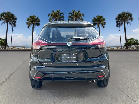 Certified 2021 Nissan Kicks S image 6