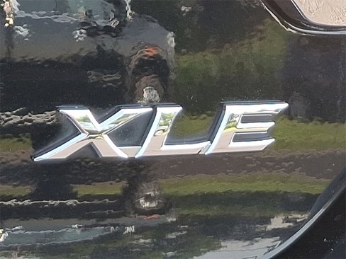 Used 2016 Toyota Camry XLE image 30
