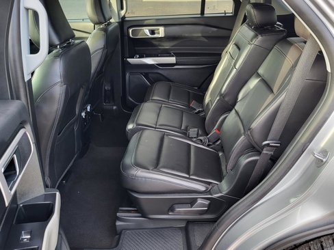 Used 2021 Ford Explorer XLT w/ Equipment Group 202A image 13