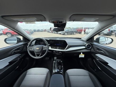 New 2025 Chevrolet Trax LT image 19