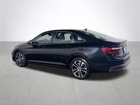 Certified 2024 Volkswagen Jetta Sport image 9