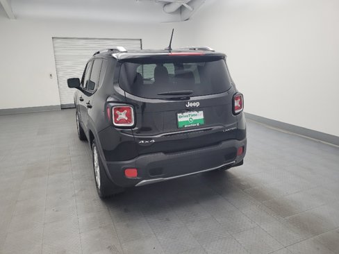 Used 2016 Jeep Renegade Limited image 6