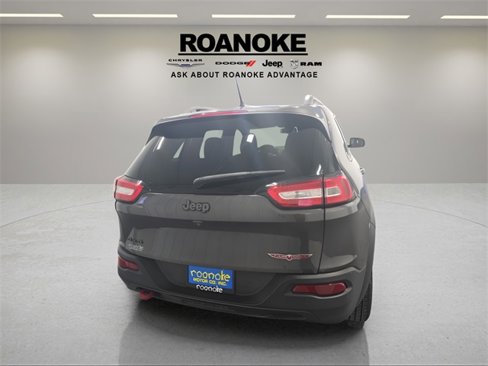 Used 2015 Jeep Cherokee Trailhawk w/ Cold Weather Group image 9