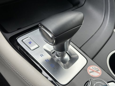 Used 2023 Genesis G70 2.0T image 24