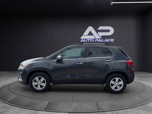 Used 2018 Chevrolet Trax LT w/ LT Convenience Package image 7
